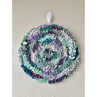 Mermazing 14-Zoll-Rundgewebter Wandbehang von StudioSeespriya