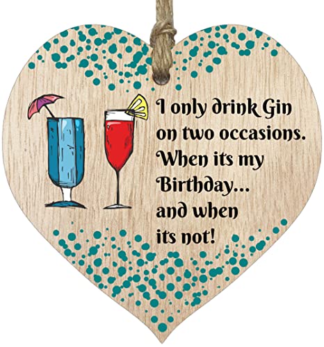 Holzherz zum Aufhängen, Aufschrift "I Only Drink Gin", Geschenk-Set – helle Holzherzen, lustiges Geburtstagsandenken, zum Aufhängen um einen Gin-Miniaturen, Geschenksets, Gin-Schilder für Hausbar, von Stuff4