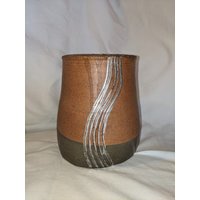 Vintage Handgemachter Blumentopf - Silber Wasserfall Primitives Design Signiert Keith Humms von StuffWeFound
