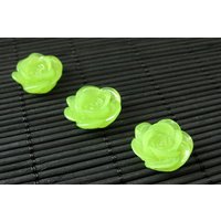 Rosen-Kühlschrank-Magnete. 3Er Set. Frühlings-Grüne Blumen-Magnete. Büro Magnete. Kühlschrank-Magnete. Handmade Wohndekor von StumblingOnSainthood