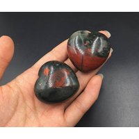 1, 6" Blutstein Herz Kristall Von Hand Geschnitzt Geschwollene Blut Stein Onyxedelstein Heilende Energie Crystal Geschenk Ch von StunningGem
