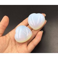 1.6" Weiße Opalite Herz Oplaite Quarz Kristall Hand Geschnitzte Geschwollene Liebe Stein Heilende Energie Crystal Geschenk Ch von StunningGem
