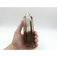 5, 9" Top-Qualität Rauchigen Quarz Turm Punkt Große Kristall Zauberstab Obelisk Mit Holz Stehenden Mineral Specimen Heilung Display Cd-S08 von StunningGem
