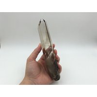 7, 3" Top-Qualität Rauchigen Quarz Turm Punkt Große Kristall Zauberstab Obelisk Mit Holz Stehenden Mineral Specimen Heilung Display Cd-S14 von StunningGem