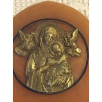 Religiöse Plakette Bild Kunst Heilige Mutter Mit Kind Gold Metall Bakelit Zelluloid Geschnitzte Ikone Sammler Gebet Geschnitzt Religiöse Plakette Bild Kunst Heilige Mutter Mit Kind Gold Metall Bakelit Zelluloid Geschnitzte Ikone Sammler Gebet Geschnitzt von StyleSourceNYC