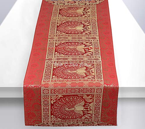 Stylo Culture Ethnische Dekorative Tischdecke Rot Gold Tanzen Pfau mit Blumen Bohemien Jacquard Tischläufer Rechteckig 5 Fuß Für Wohnzimmerdekor Brokat Rezeption Tischplatte (40 x 152 cm) von Stylo Culture