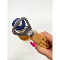 Edler Flaschenöffner Mit Holzgriff - Personalisierbar Auf Beiden Seiten Edler Flaschenöffner Mit Holzgriff - Personalisierbar Auf Beiden Seiten von SublishopnetGmbH