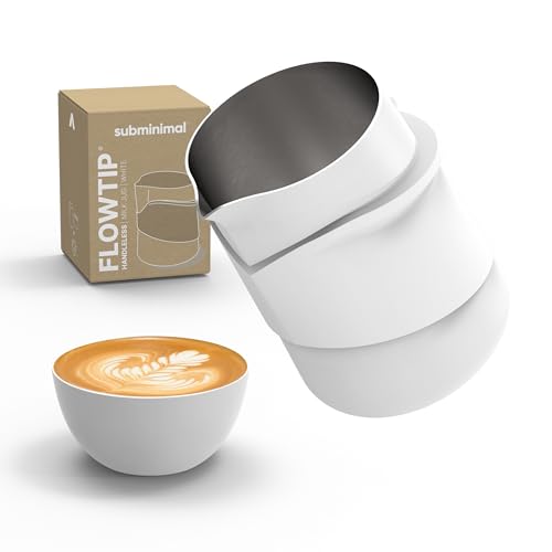 Subminimal FlowTip Handloser Krug | Milchaufschäumer, schäumender Krug für Premium-Kaffee im Barista-Stil, Cappuccino- und Latte Art Ausgießkrug mit ergonomischem, hitzebeständigem Griff, 450 ml, Weiß Subminimal FlowTip Handloser Krug | Milchaufschäumer, schäumender Krug für Premium-Kaffee im Barista-Stil, Cappuccino- und Latte Art Ausgießkrug mit ergonomischem, hitzebeständigem Griff, 450 ml, Weiß von Subminimal