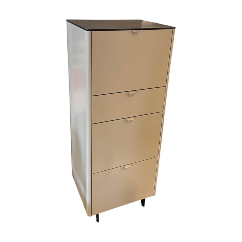 Kommode Goya Lack Kaschmir Beige Abdeckblatt Marmor Schwarz Glänzend Kufe Schwar... von Sudbrock