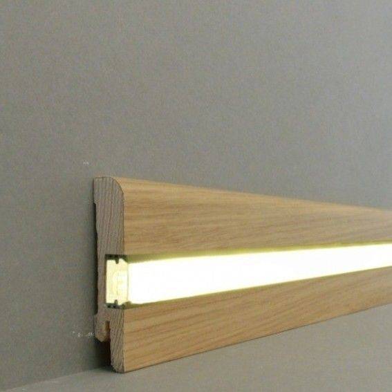 Beliebte Licht Fußleiste Echtholz furniert, lackiert braun (15 x 70 x 2500 mm) 15.70.1L von Südbrock