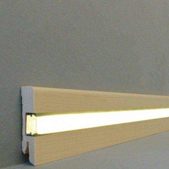 Stilvolle Licht Sockelleiste Echtholz furniert, lackiert hell braun (16 x 60 x 2500 mm) 16.61.5L von Südbrock