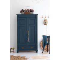Uralter Kleiderschrank "Klara" von Suendenherz