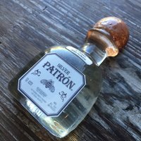 Tequilla Patron Liquor Mini Zuckerflaschen Für Cupcake Und Kuchen von SugarArtSupply