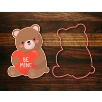 Be Mine Teddybär Mit Herz - Valentines Ausstecher von SugarDashCo