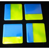 Handgefertigte Glasuntersetzer Aus Fusing-Glas in Blau, Türkis Und Frühlingsgrün - 4Er-Set Auf Bestellung Handgefertigtes Glasgeschenk Handgefertigte Glasuntersetzer Aus Fusing-Glas in Blau, Türkis Und Frühlingsgrün - 4Er-Set Auf Bestellung Handgefertigtes Glasgeschenk von SugarLipsGlass