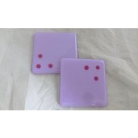 Handgefertigtes Flieder Mit Dunkelrosa Polka-Dot-Design-Set 2 Handgefertigte Studio Art Glas-Untersetzer - Barware Handgemachtes Glas Freundin von SugarLipsGlass