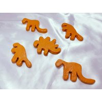 Dino Nugget Kühlschrankmagnet - Dinosaurier Huhn Nuggets Küche/Büro Locker Food Dekoration Süßes Eclectic Decor Geschenk von SugarpillStudios