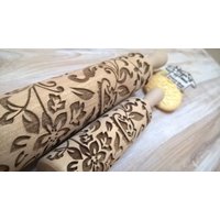 Handgefertigter Holzrollenpin "Sophisticated Flower" Design Pattern Laser Cut von SugaryHome