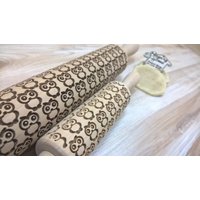 Holzwalzen Pin "The Owls Ururu" Handgefertigter Holzholz Laser Gravierte Weihnachtsgeschmie-Idee von SugaryHome
