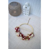 Trockenblumenkranz „Its The Season" Merry Christmas Wandkranz Weihnachten Advent Geschenk Weihnachtsdekoration Türkranz Gold Rot Weiß 20 cm Trockenblumenkranz „Its The Season" Merry Christmas Wandkranz Weihnachten Advent Geschenk Weihnachtsdekoration Türkranz Gold Rot Weiß 20 cm von Suitcaselovers