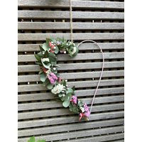 Trockenblumenkranz Herz Wandkranz Türkranz Deko Boho Dekokranz Geschenk Schleierkraut Weiß Lila Statice Strandflieder Eukalyptus von Suitcaselovers