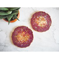 Weinrote Geode Harz Untersetzer, Burgunder Untersetzer Set, Geschenke Für Zuhause, Platzsets von SukiSaburDesigns