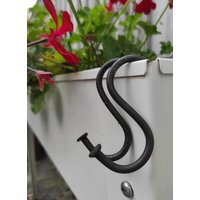 Handgeschmiedete S-Haken Handgeschmiedete S-Haken von SulzbacherSchmiede