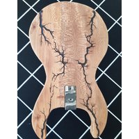 Gitarren-Design Couchtisch Perfektes Geschenk Für Musikliebhaber Einzigartiges Design Möbel Kunst Elektro Gitarre Lichtenberg Fraktal von SunInteriorDesign