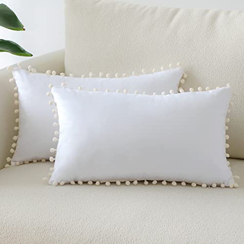 Sungeek 2er Set Samt Kissenbezüge, Weich Kissenbezug mit Pompons Dekorativ Zierkissenbezüge Dekokissen Sofakissen Couchkissen Deko Kissenhülle für Sofa Schlafzimmer Wohnzimmer (30x50 cm, Weiß) von Sungeek