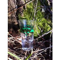 Pictish Crescent Und V-Rod Design Schnapsglas von SunhoneyDesigns