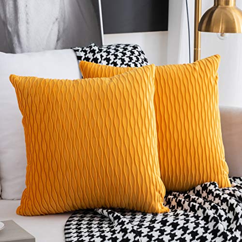 Sunia Kissenbezüge 45x45 cm Set mit 2 Samt Moderne Kissenbezüge dekorativen quadratischen rechteckigen Kissenbezüge für Couch Bett Sofa Stuhl Schlafzimmer Wohnzimmer, Gelb von Sunia