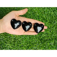 Schwarzes Obsidian Herz Puffy Groß 40mm | 1.5" von SunnyBonny