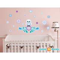 Gefrorene Inspiriert Schnee Eule Wandaufkleber Mit 16 Schneeflocken - Prinzessin Und Winter Dekor Repositionierbar Wiederverwendbar Von Sunny Decals Gefrorene Inspiriert Schnee Eule Wandaufkleber Mit 16 Schneeflocken - Prinzessin Und Winter Dekor Repositionierbar Wiederverwendbar Von Sunny Decals von SunnyDecals