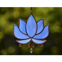 Glasmalerei Lotus Fenster Hängenden Kristall Suncatcher, Yoga-Liebhaber Geschenk von SunnyHoneyStudio