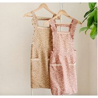 Baumwolle Polyester Vinyl Wasserdichte Handgemachte Blume Gedruckt H Geschnürt Schürze Mit Taschen Küche Haus Baumwolle Polyester Vinyl Wasserdichte Handgemachte Blume Gedruckt H Geschnürt Schürze Mit Taschen Küche Haus von Sunnyatticstore