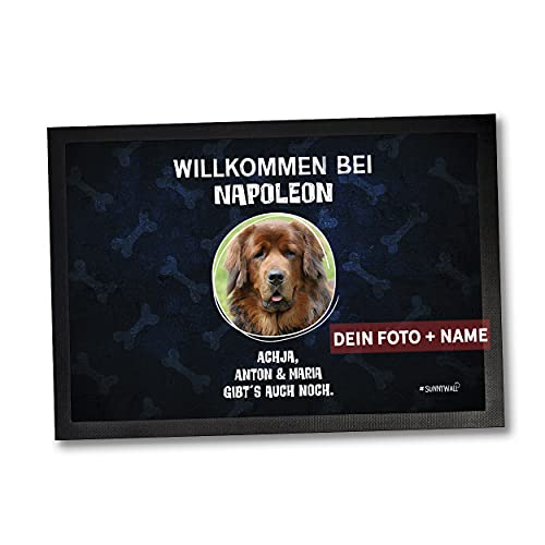 Sunnywall Fußmatte - Willkommen bei Hund Frauchen & Herrchen - Personalisiert mit eigenem Foto und Wunschnamen (90 x 60 cm Gr4) von Sunnywall