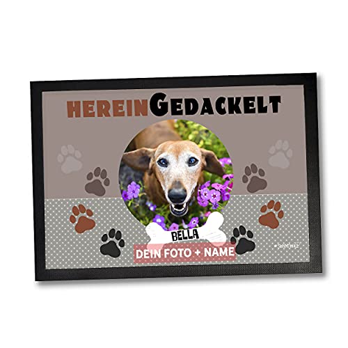 Sunnywall Fußmatte Hund hereingedackelt Dackel - Personalisiert mit eigenem Foto und Wunschnamen (75 x 50 cm Gr3) von Sunnywall