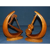 Midcentury Buchstützen Massiv Holz Design Gitarre+Harfe in Halbmond 60S Rare Wooden Bookends Guitar Midcentury Buchstützen Massiv Holz Design Gitarre+Harfe in Halbmond 60S Rare Wooden Bookends Guitar von SunriseVintageDE