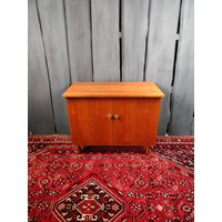 Midcentury Schuhschrank 50Er Flurmöbel Holzfurnier von SunriseVintageDE