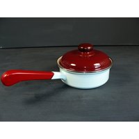 Vintage Stieltopf Beka Kasserole Kochtopf Mit Deckel Emaille Blau Rot70S Vintage Stieltopf Beka Kasserole Kochtopf Mit Deckel Emaille Blau Rot70S von SunriseVintageDE