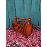 Vintage Zeitungsständer Eiche Rustikal 50S Wooden Magazine Rack von SunriseVintageDE