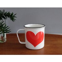 Arabia Finel Sydän Rotes Herz Emaille Becher. Raija Uosikkinen Made in Finland Vintage Becher 1960Er Jahre Vintage Cup 2.0Dl von Suntori
