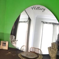 Kieselstein Spiegel Aus Acryl Kurvige Runde Form, Wunschfarben & Gravur | Bis Zu 40 cm von SuperCoolCreations