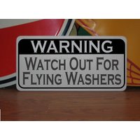 Passt Auf Zu Flying Washers Metallschild Spiel Toss Throwing Passt Auf Zu Flying Washers Metallschild Spiel Toss Throwing von SuperSigns2