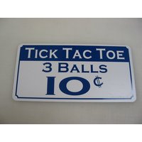 Tick Tac Toe 10 Cent Metallschild Vintage Karneval Messe Boardwalk Vergnügungspark Spielzimmer Tick Tac Toe 10 Cent Metallschild Vintage Karneval Messe Boardwalk Vergnügungspark Spielzimmer von SuperSigns2