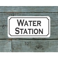 Wasser Station Metall Schild Wasser Station Metall Schild von SuperSigns2