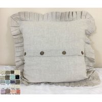 Leinen Plissee Rüschen Euro Sham Kissenbezug Mit Holzknöpfen, Kuscheligen Knöpfen Und Wunderschönen Rüschen von SuperiorCustomLinens