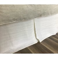 Weißer Leinenrock, Maßgeschneiderte Falten, Zeitloser Stil, Geteilte Ecken Oder Durchgehende Ecken von SuperiorCustomLinens