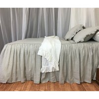 steingraue Tagesdecke Mit Geraffter Rüsche, Handgemacht Aus 100% Leinen von SuperiorCustomLinens