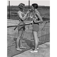 Vintage Tennis Poster, Mädchen Rauchen Und Tennis Spielen Fotografie Kunstdruck, Schwarz Weiß Wand-Dekor, Sports Bar Pub Wandkunst von SurfToSummit